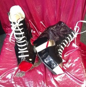 Black patent leather platforms sandals